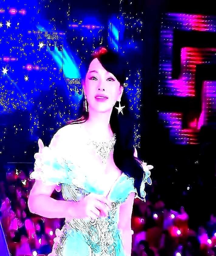 谁能想到，伊能静和秦昊结婚十年，竟然分被窝睡了三年。秦昊打呼噜，伊能静直接搬客房