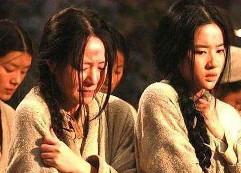 "谷道破裂"而死，1127年，宋徽宗最宠爱的公主被灌下烈酒，脸颊泛红，意识昏沉。