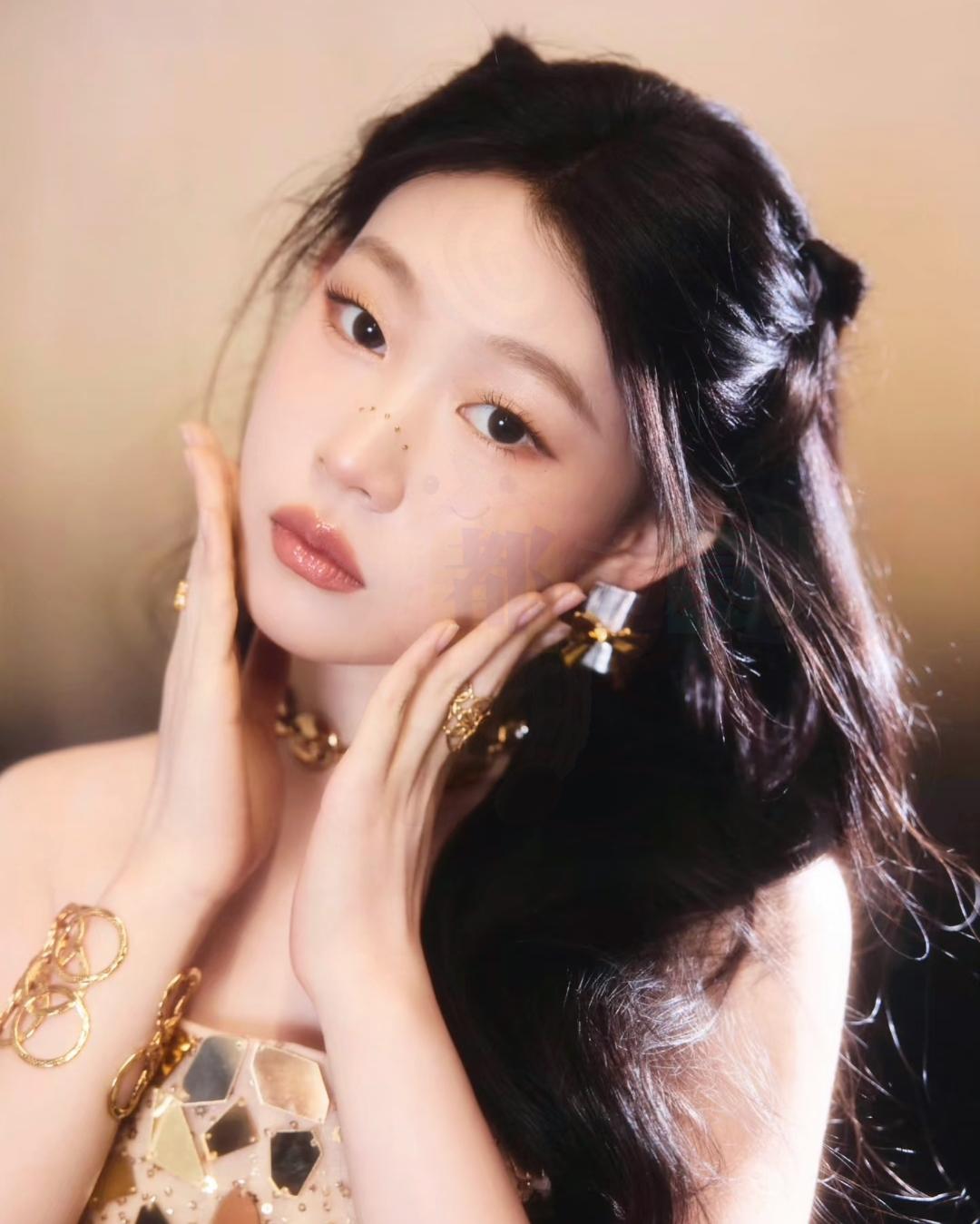 朋友从王者荣耀活动现场回来，扒着我唠了半天沈佳润，总算让我懂了她观众缘爆棚的密码