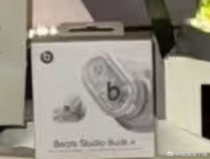 疑似田栩宁情侣耳机手机壳 疑似田栩宁情侣耳机手机壳，这事整的... 疑似田栩宁同