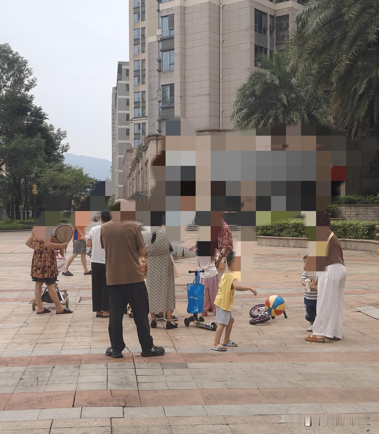 怎么样才能和父母好好相处？
大亚湾小区一东北女邻居今天碰到我，告诉我，她妈妈又要