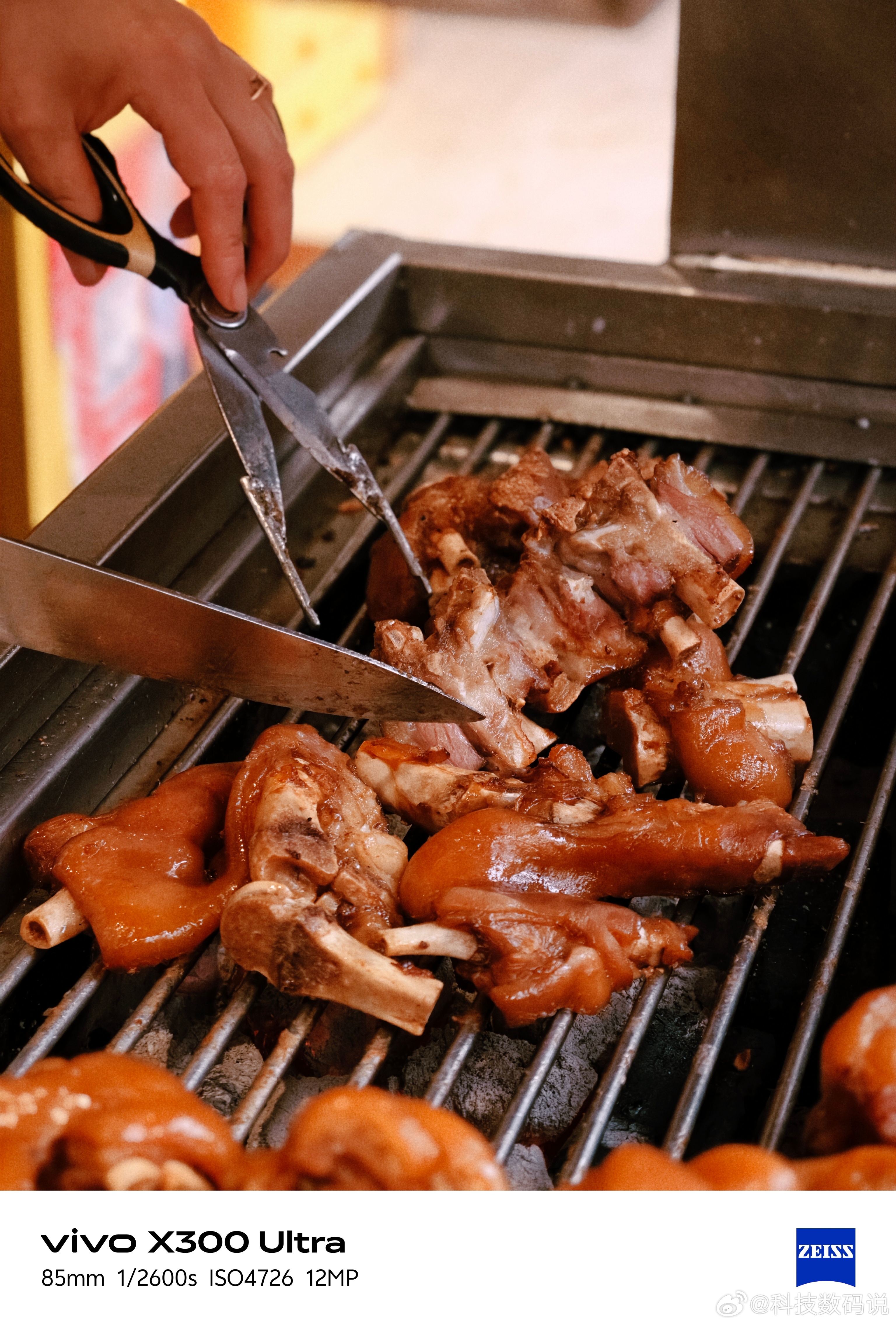 昨晚回深圳的航班延误到凌晨。到家都4点了，待在丽江的时间更久了，以前出我出差都是