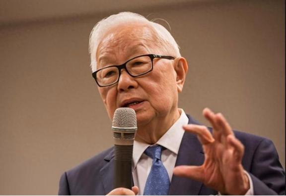 台积电创始人张忠谋再次语出惊人，他说：“如果美国想扼杀他们，中国真的无能为力！”