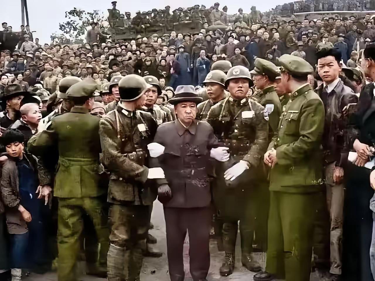 南京大屠杀主犯谷寿夫，临死前写了一首绝命诗，说希望“中国不再恨日本”。

谷寿夫