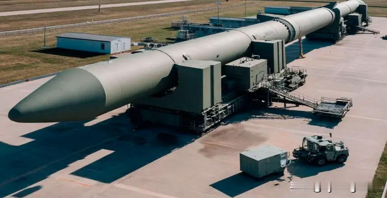 ⭐️🚀🇷🇺关于俄罗斯“奥列什尼克”陆基移动导弹系统，有几点显而易见：

▫