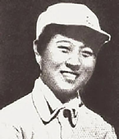 1941年，23岁的女团长遭到日军包围，可她却拉起棉盖住自己，于是日军用力扯开棉