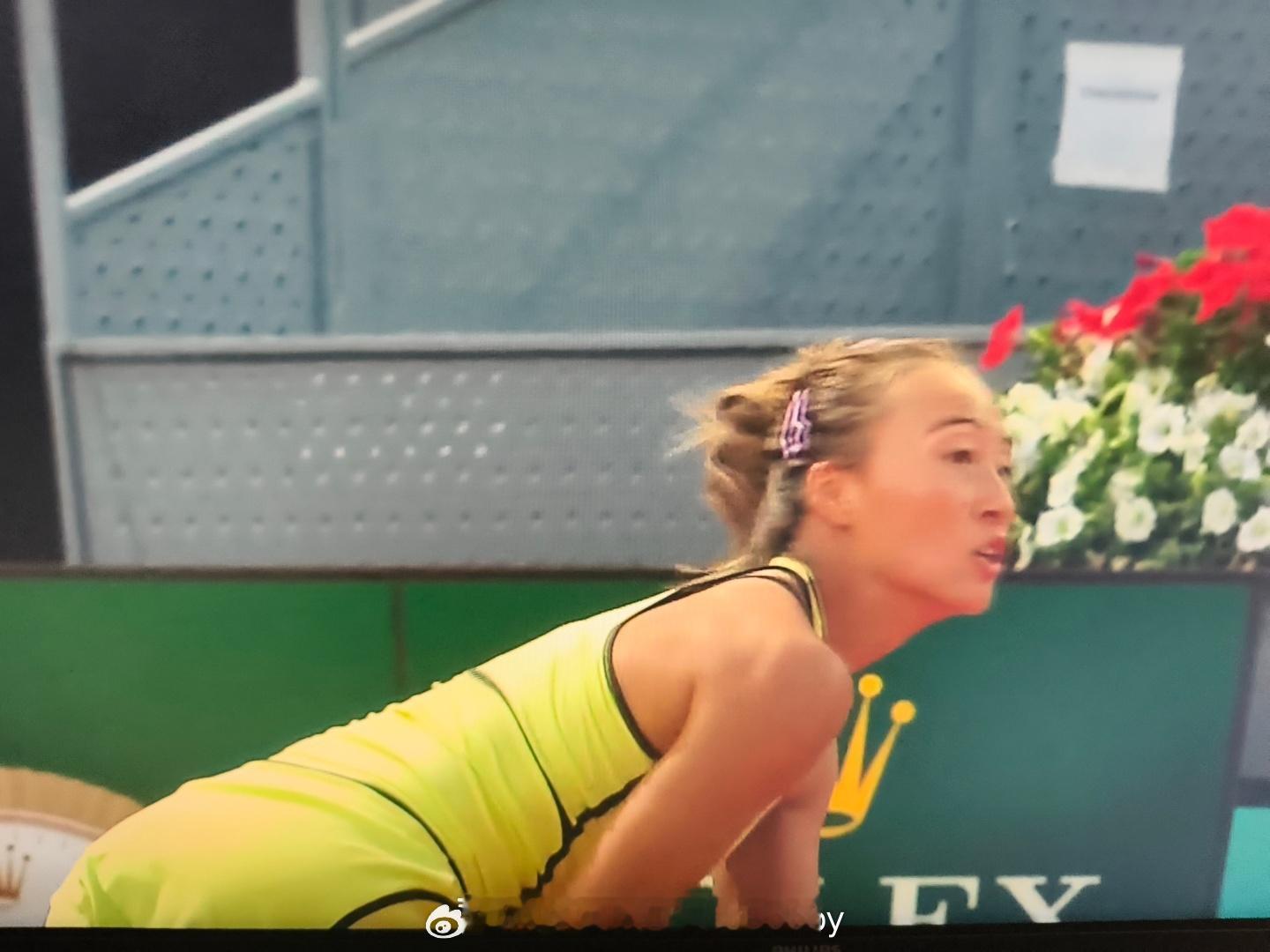 莱巴金娜连破带保，2:1领先了郑钦文vs莱巴金娜网球wta