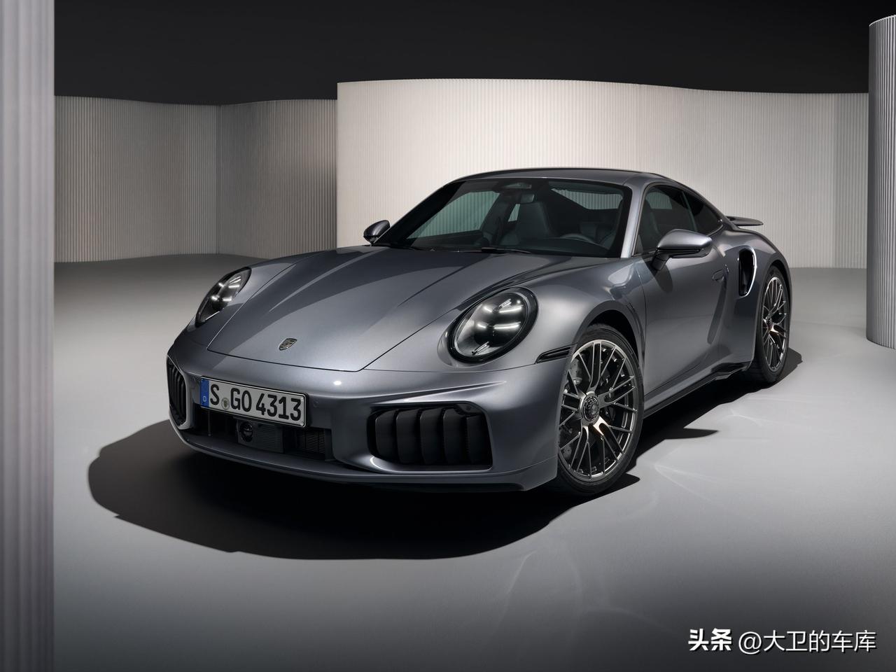 新款混合动力保时捷 911 Turbo S！

🔥见见有史以来最强大的911