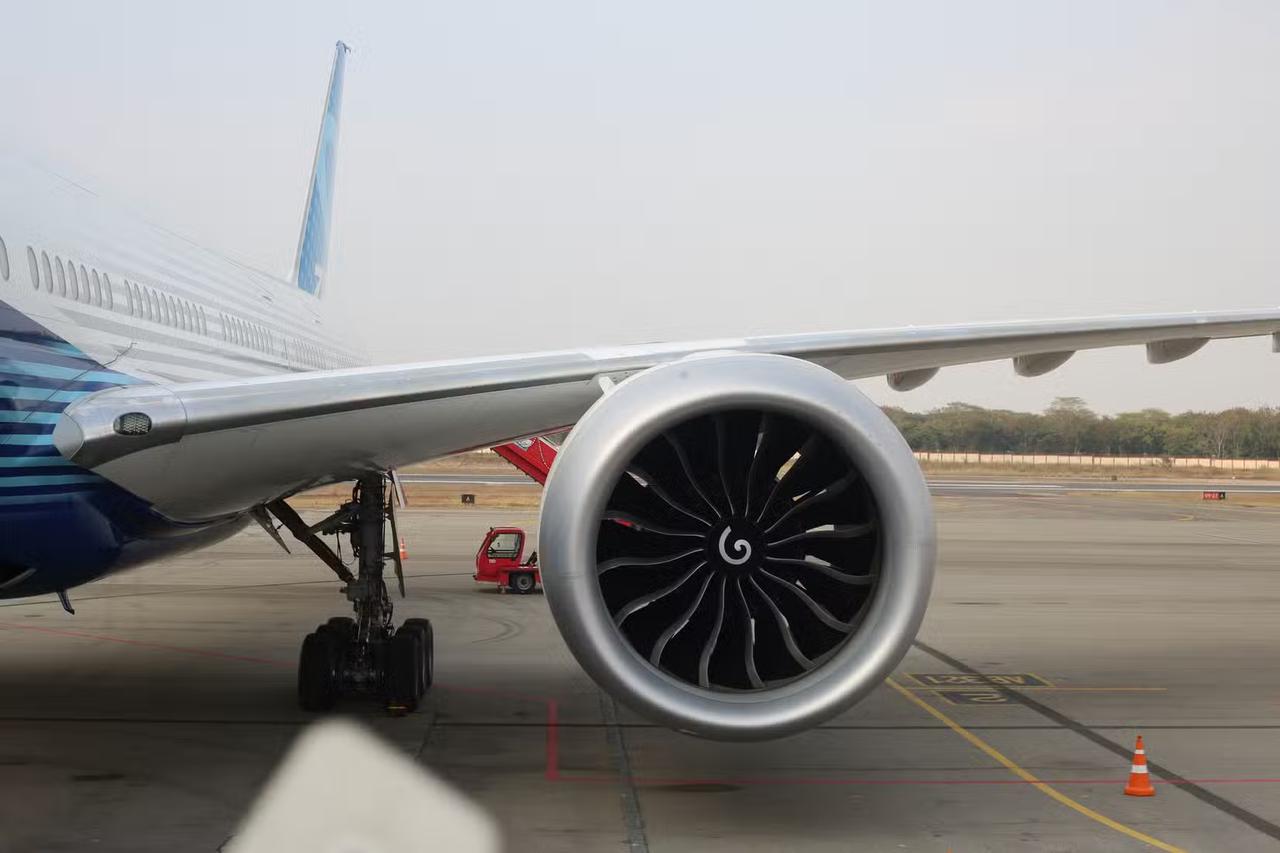 比客舱还粗的巨无霸！GE9X风扇直径达3.4米，把风扇做这么大为何会"反噬"发动