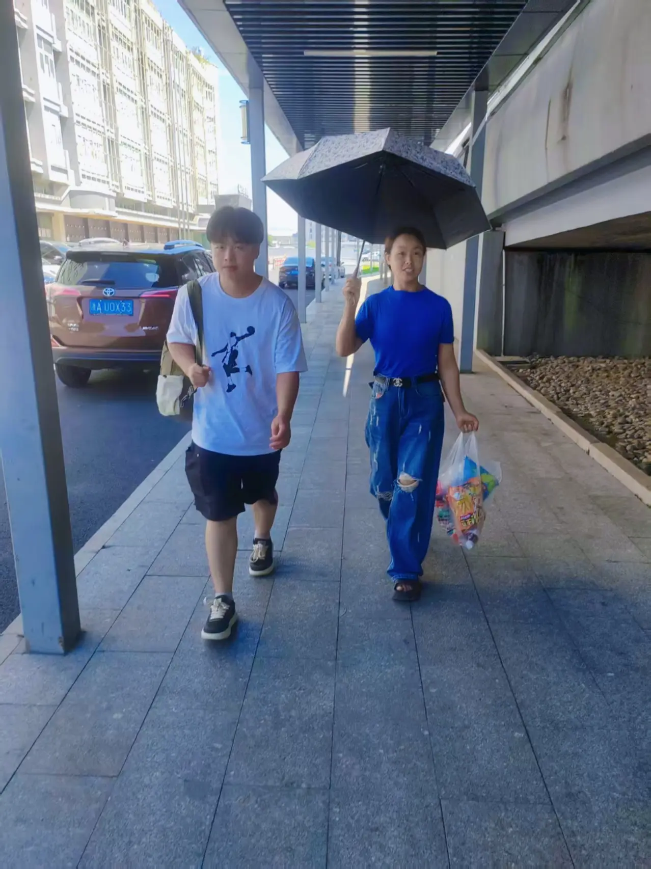 出来一个月了被安排回家很不情愿…