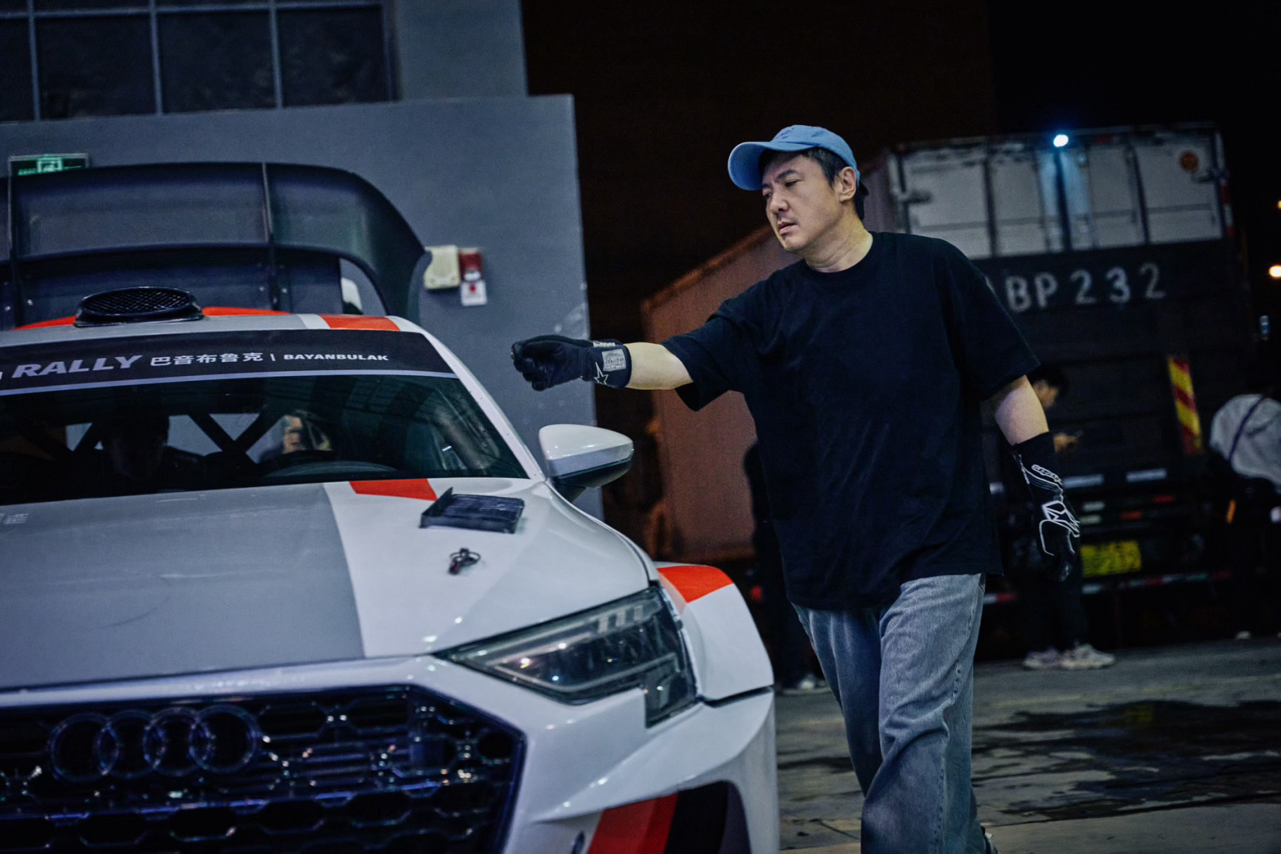 飞驰人生3没有女性角色的原因 谁说电影一定要有爱情？《飞驰人生3》专注热血追梦与