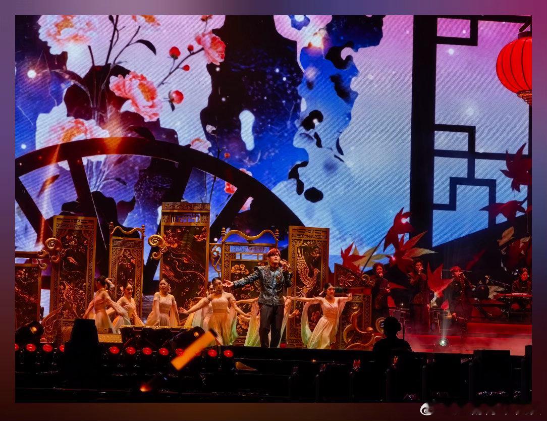 我镜头下的周杰伦演唱会周杰伦演唱会原来应该这样拍在现场一边跟着大合唱一边疯狂拍照