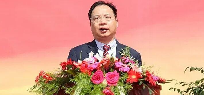 建工圈最近可真是热闹，建工大佬频遭“天价悬赏”。南通三建董事长黄裕辉就因公司未履