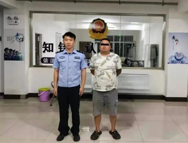[下雨]太恶心了！5月31日报道，云南昆明一35岁男子在台球厅，看见一名女子，见