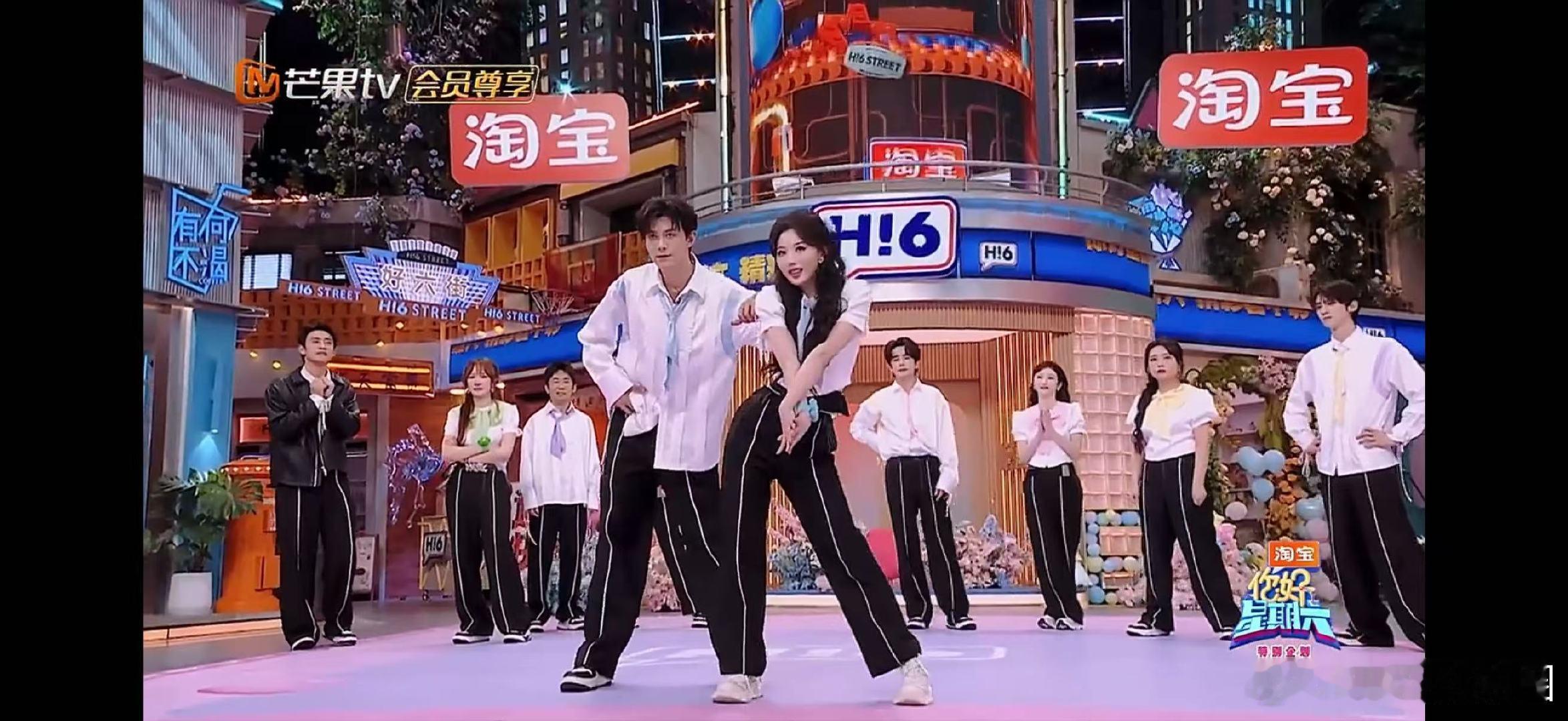 孔雪儿邓凯双人舞整齐度邓凯跳舞反差萌你好星期六被双人舞的整齐度狠狠惊艳，谁能想到