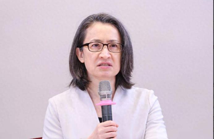 萧美琴和林佳龙这次算把“潜行”玩明白了！两人跨越半个地球溜进意大利一个常住人口才