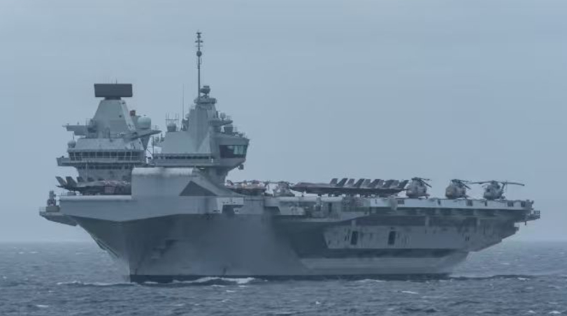 英航母驶入横须贺，15架F35B气势逼人，日本纳闷：为啥中国不害怕？8月12日，