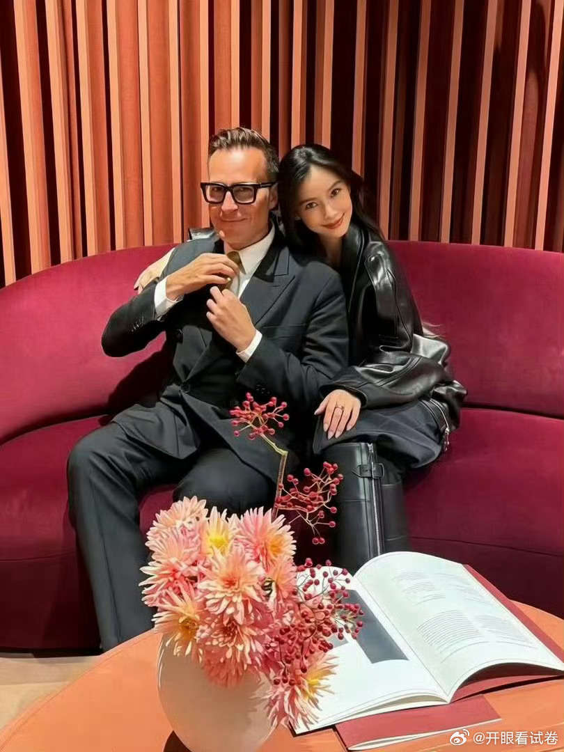 Angelababy合照又是爱马仕总监又是克罗心大佬，顶级时尚圈[馋嘴] ​​​