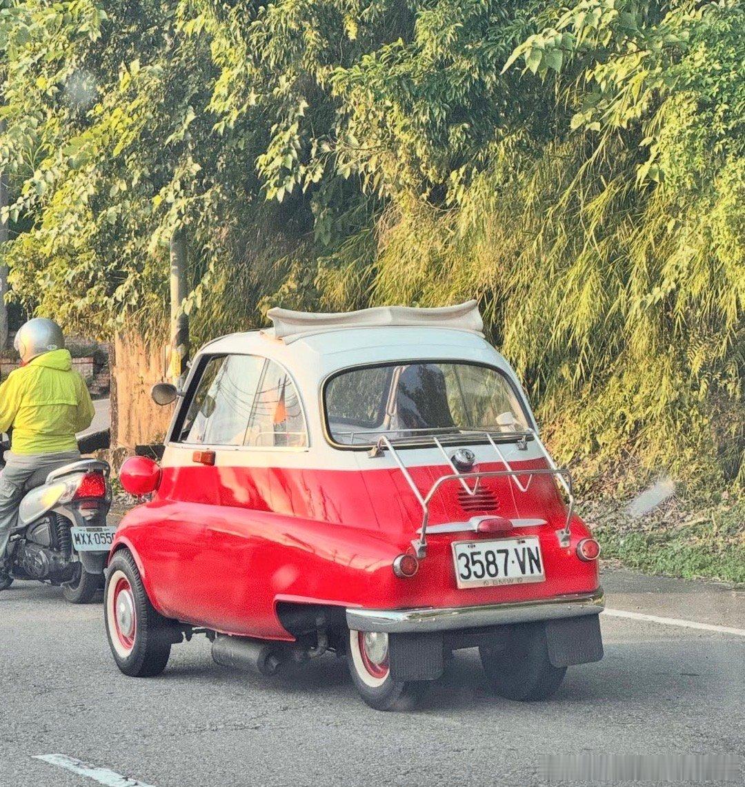 台湾老车BMW Isetta全台唯一正牌在路上行駛中[照相机] ​​​