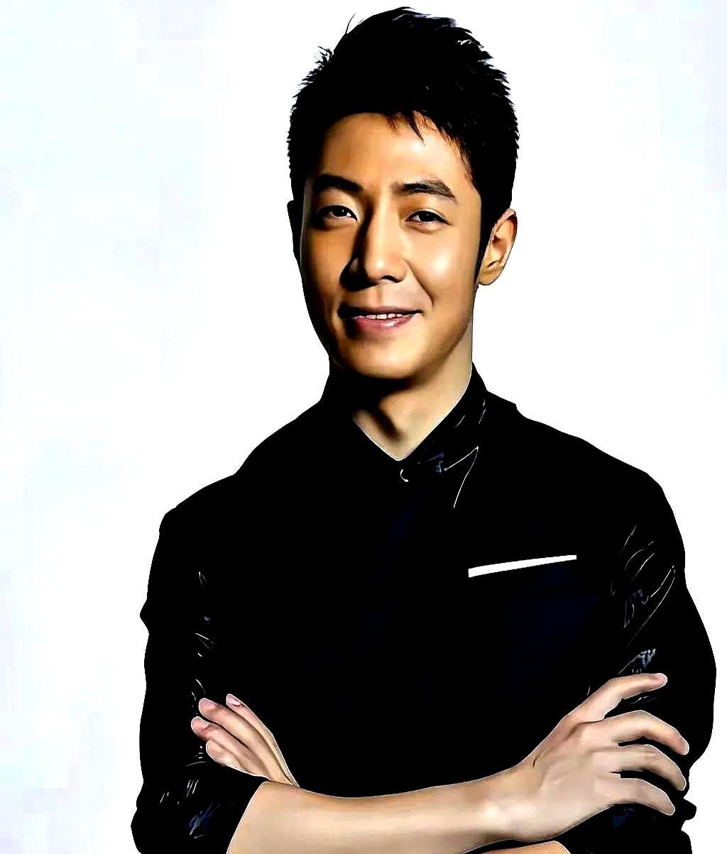 凌晨三点，老婆李白推开门，看到撒贝宁正抱着孩子喂奶，瞬间懂了。
 
你以为那个全