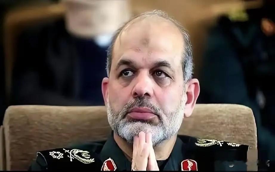 伊朗传来新消息！

4月28日，伊朗伊斯兰革命卫队海军副司令直接摊牌了：霍尔木兹