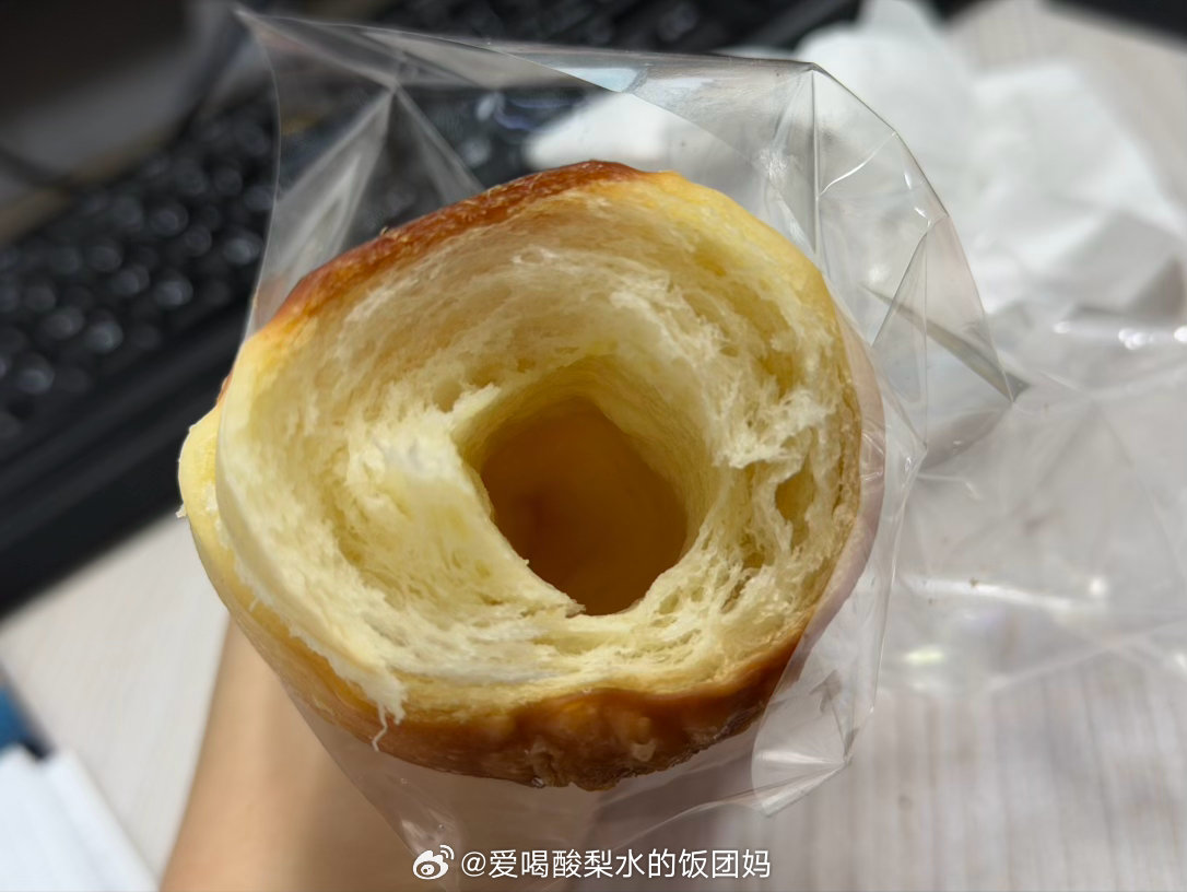 Kiki的这个海盐牛角超级好吃真的是超级超级超级好吃[嘻嘻][嘻嘻][嘻嘻] ​