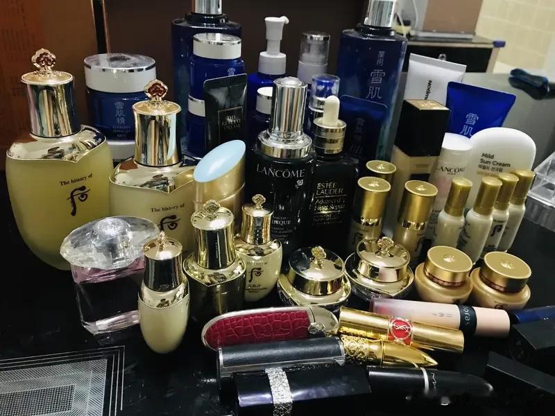 女人保持漂亮的最好方法是什么
之前总觉得要把梳妆台堆得满满当当，衣柜塞到关不上门