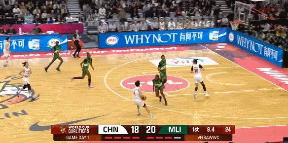 中国女篮vs马里女篮 杨舒予第一节6分3板3助攻，太全能了，现在确实已经进化到了