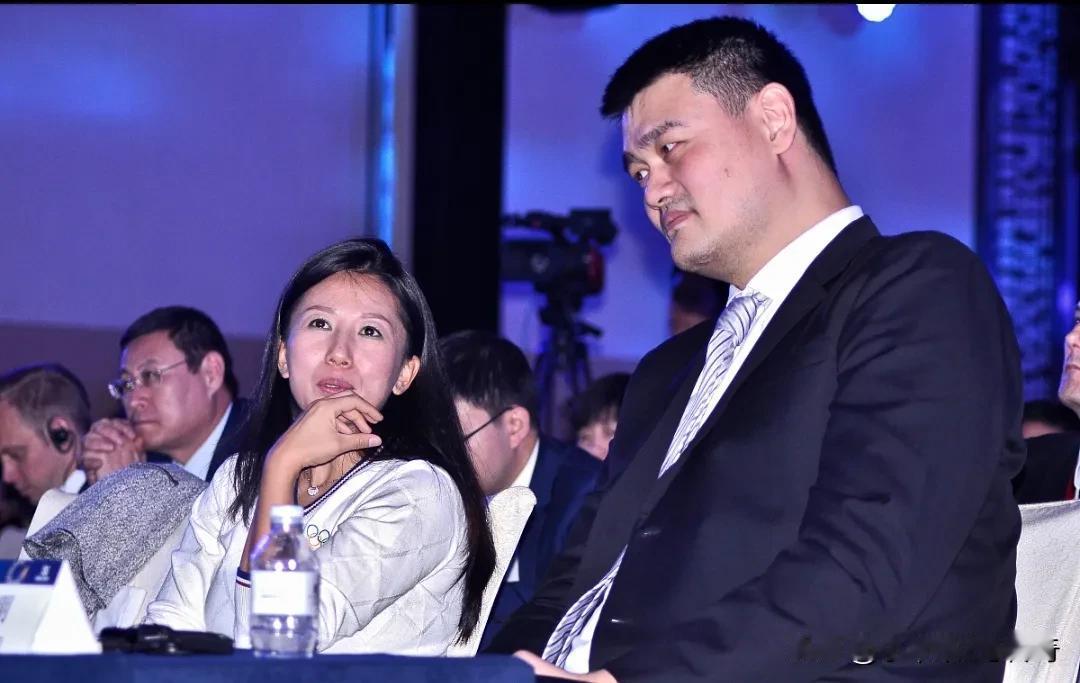 中国篮协球员委员会委员名单！具体如下：刘玉栋、胡雪峰、王治郅、焦健、巴特尔、苗立