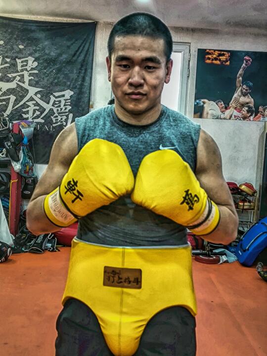 定制拳套当然得是Buffalo!