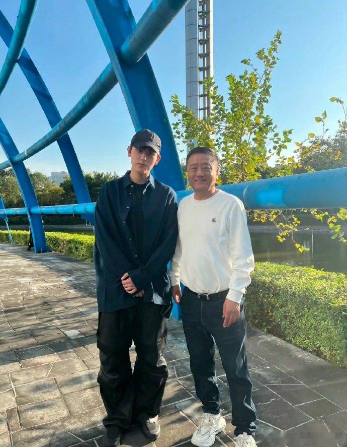 曝陈飞宇罗云熙关系不错曝罗云熙对陈飞宇玩阿瑟梗 陈飞宇罗云熙又被cue同框！八卦