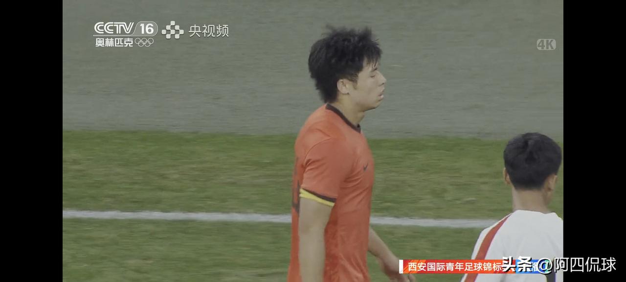 没有留长发，没有涂指甲，满血复活的汪士钦在中国U23国家队对阵朝鲜队的比赛中发挥