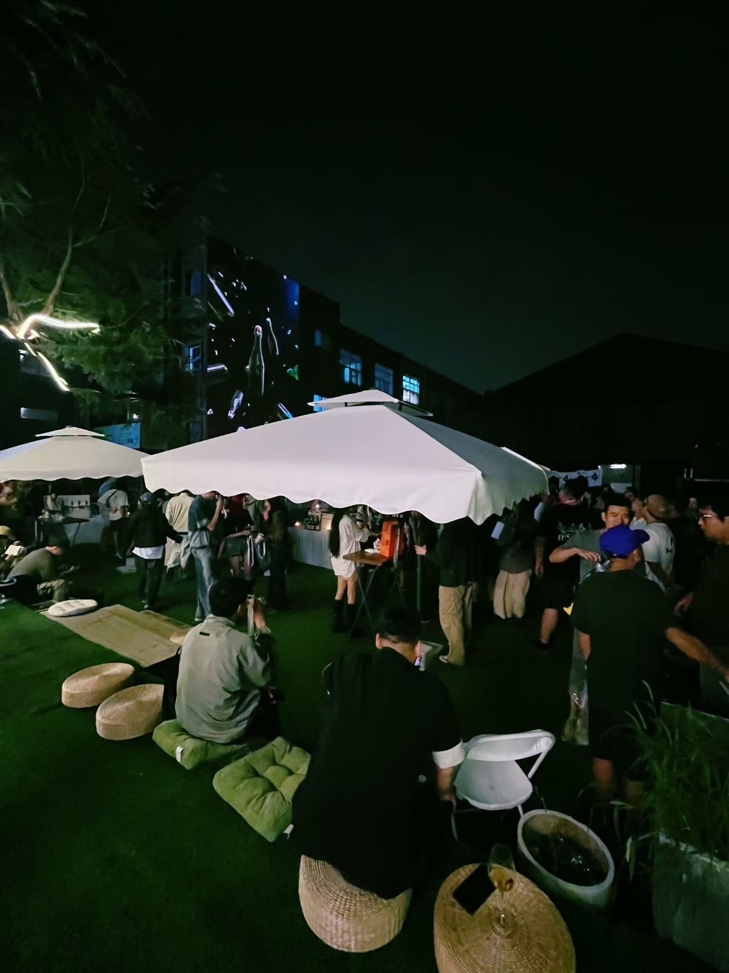 中秋不一定要吃月饼，来方家胡同，精酿喝个 这个中秋，方家胡同46号院彻底变了样。