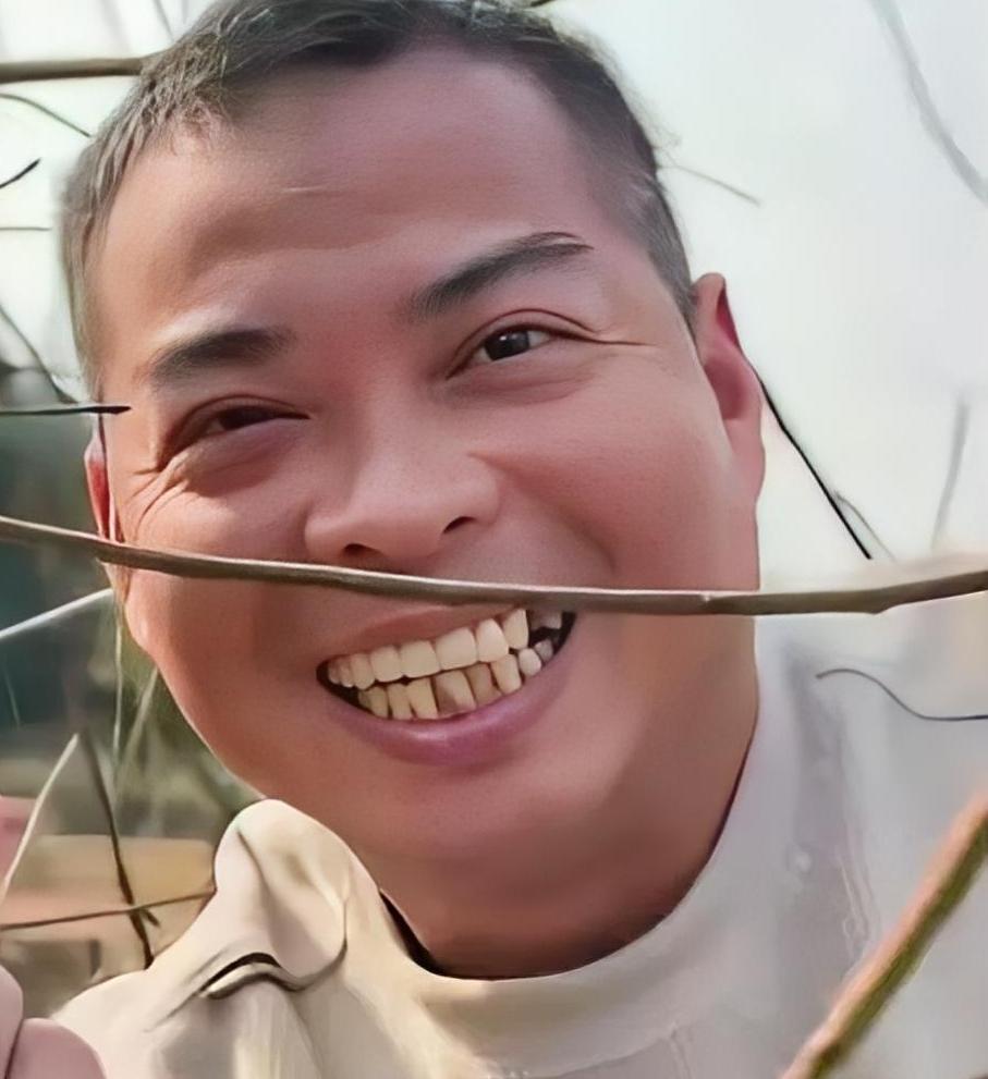 真心为姚家男儿点赞……
他直播时再次郑重表明立场。早前的声明已经把态度说透，这两