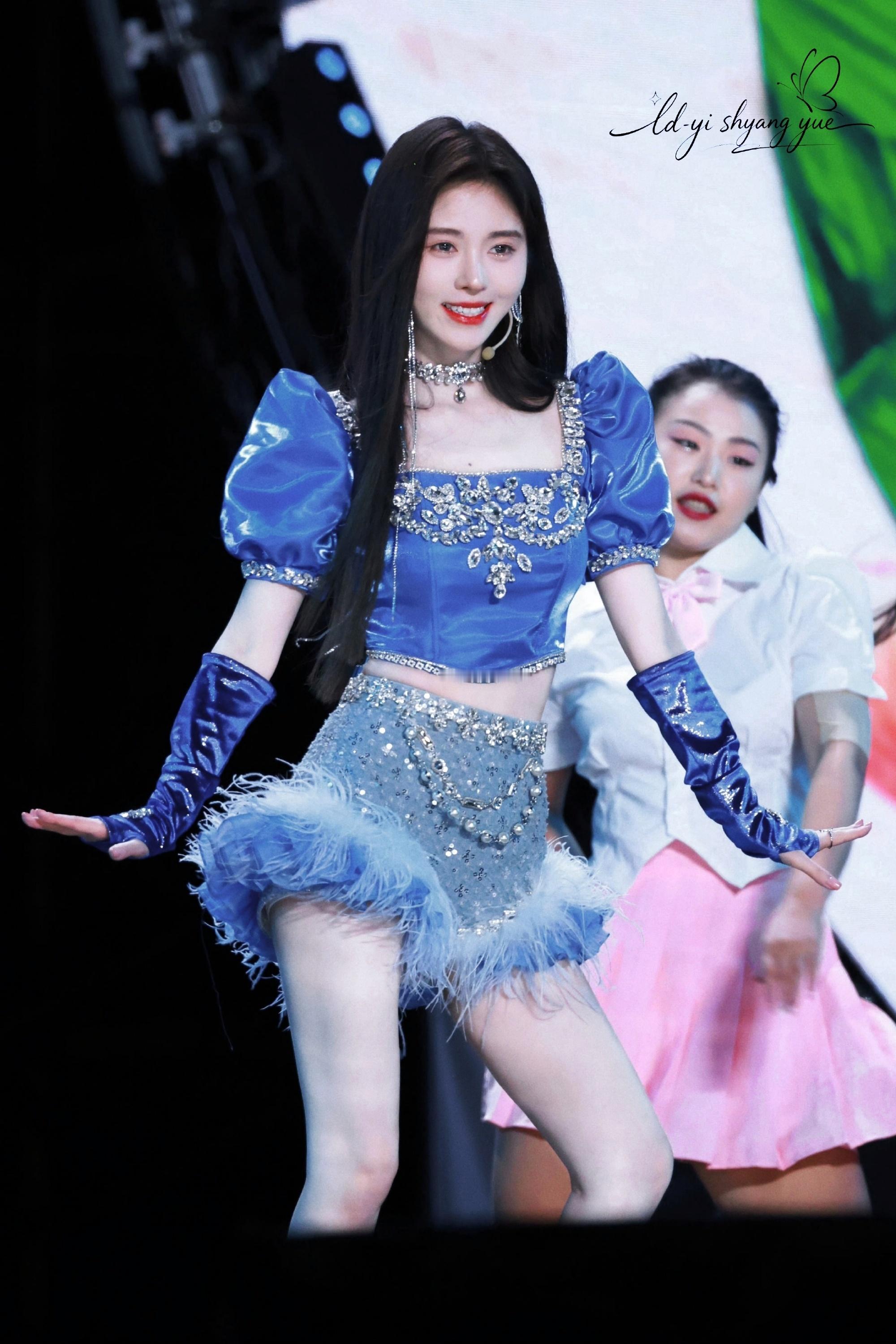 鞠婧祎粉墨江湖jjy鞠婧祎澹台台“你眼中的点点星光，是我将一生奔赴的星辰.”  