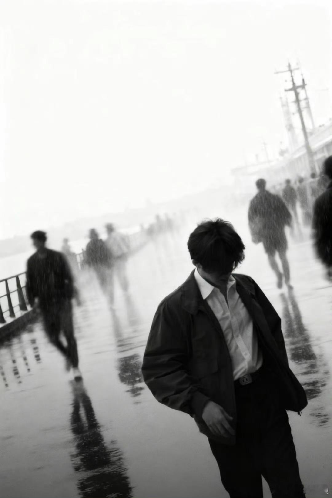 只看半身都知道是矮子的图 