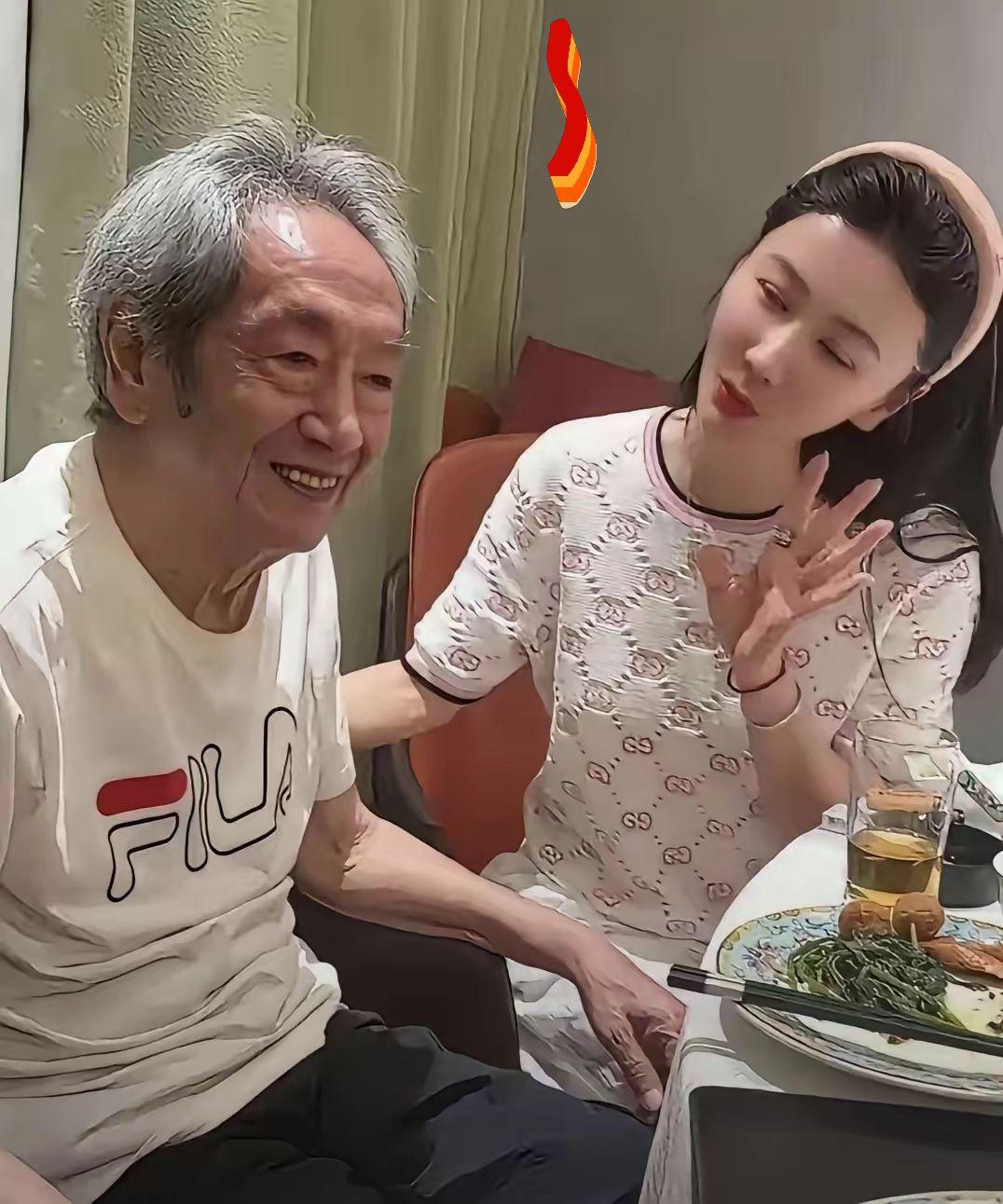 王奎荣
饶芯语
夫妻照