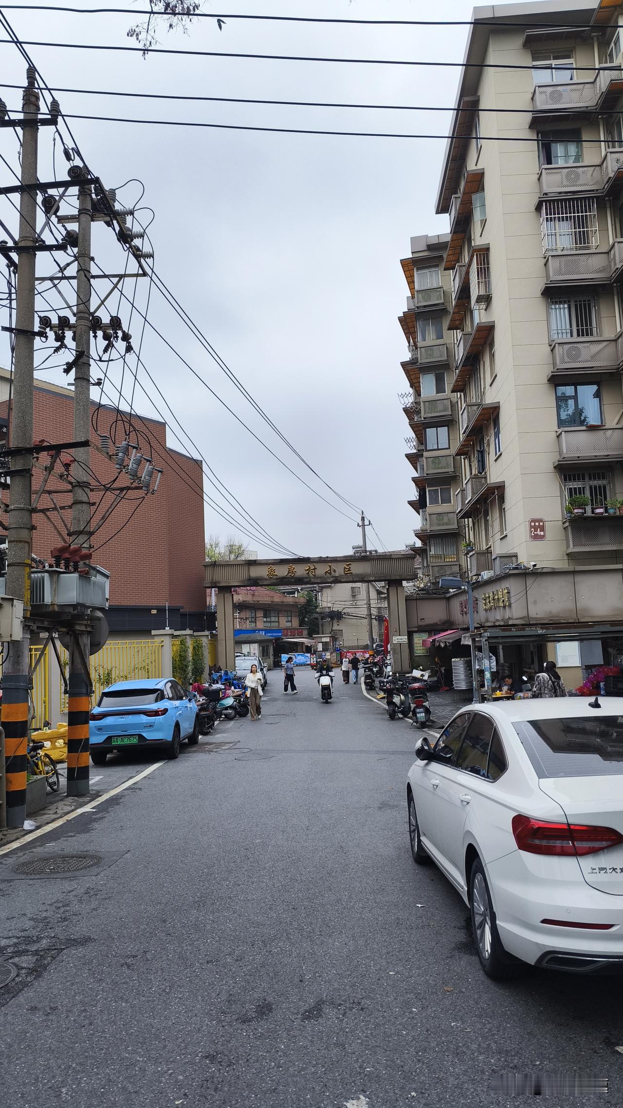 南京今天还在飘大雨，刚刷到气象部门发的国庆假期预报，整个人直接清醒了。
整个假期