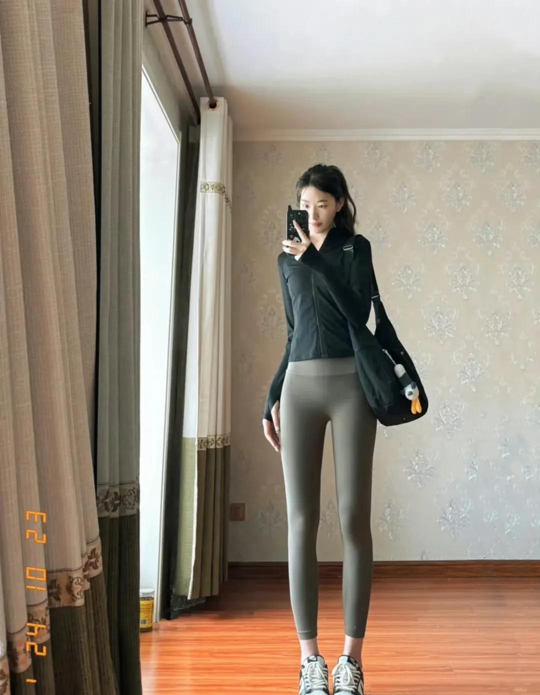 自从穿了鲨鱼裤出门，再也不想穿牛仔裤了