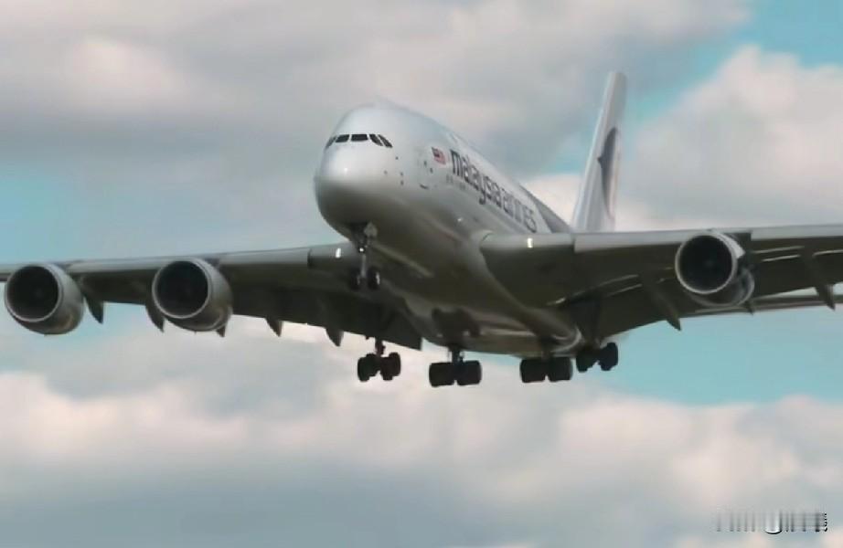 外籍男子国际航班上辱骂中国女乘客，哈尔滨女博士霸气反击，结局大快人心！

12月