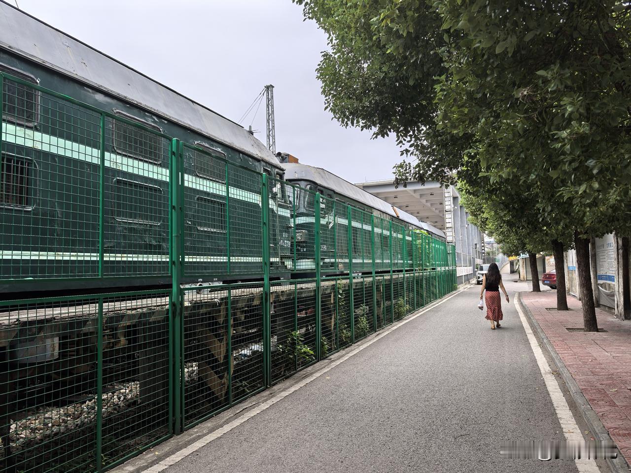 分享我这周有趣的事：天气好，又是周末，到怀化城北打卡，城北还是城北，街道还是这个