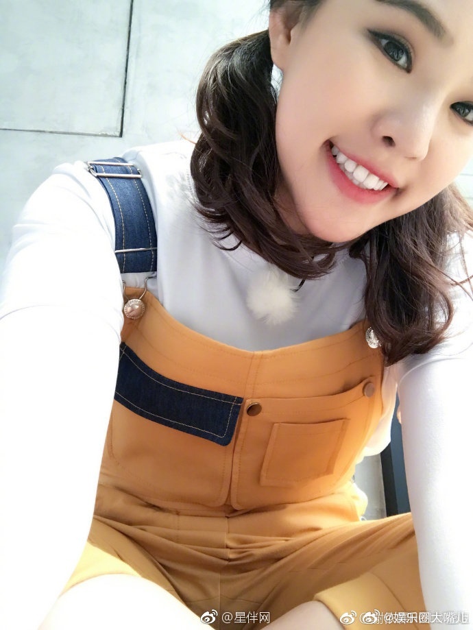 谢依霖用郭碧婷送的杯子装酱油风华合伙人浪漫的实用主义说的就是谢依霖吧！把郭碧婷送