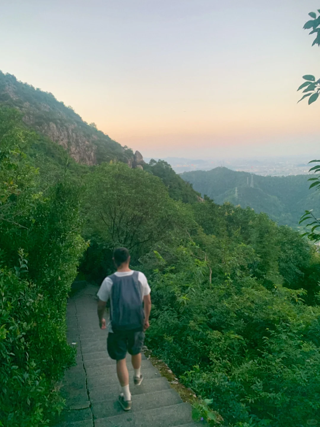 和喜欢的男孩子一起去爬山🌿🔆🔥