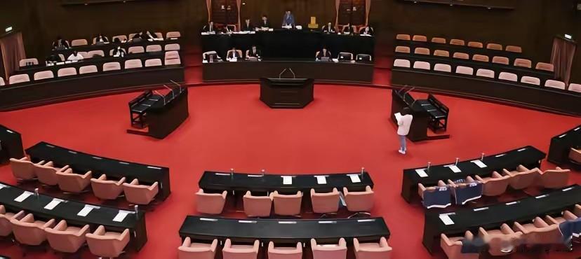 台岛立法院韩秃上任以来非常有意思。

韩秃最怕民进党总召柯建民，只要老柯到立法院
