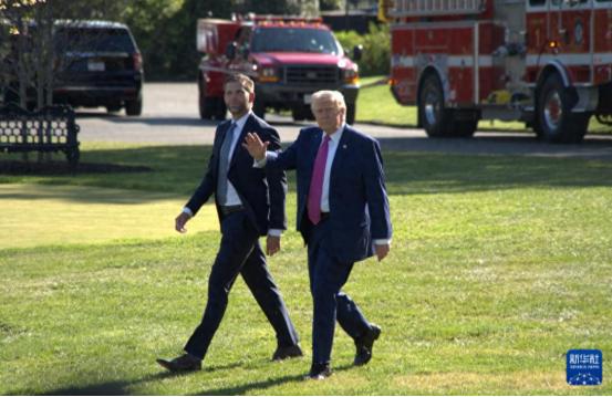 美国总统特朗普12日在社交媒体发文称，美国海军将开始阻止任何船只进出霍尔木兹海峡