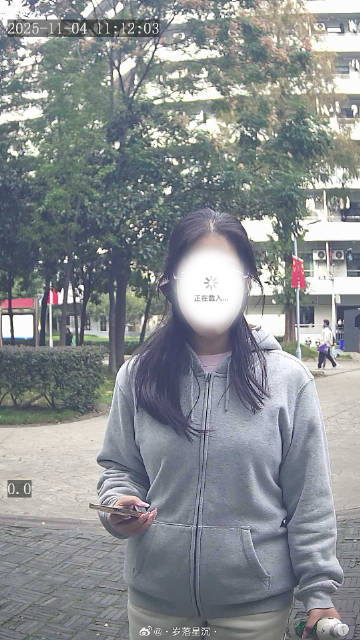 这个发型简直是优雅女人<br />好喜欢这种能从正面隐隐约约看到的发饰
