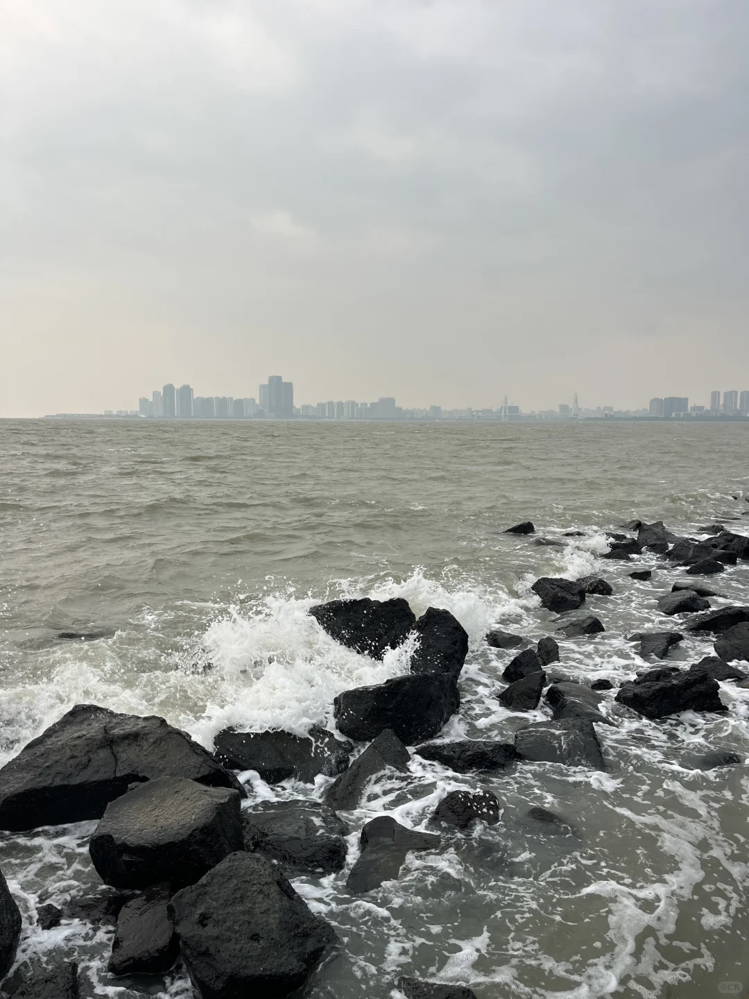 风厉浪劲