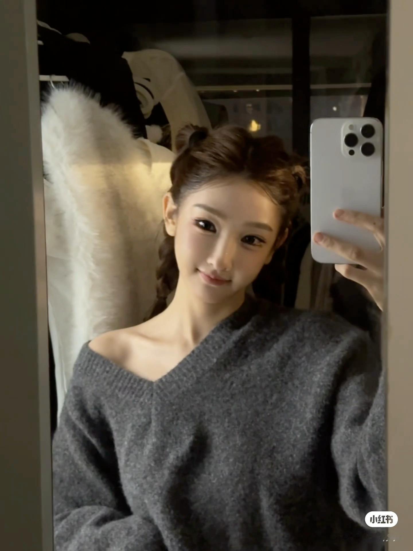 慢慢上年纪会发现什么都不羡慕 就羡慕长得灵动的女孩子….🍠：阿乔JoJo 