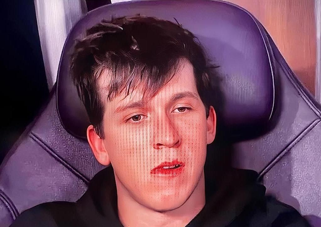 湖人每丢116.3分，里夫斯就说一次“团队在进步”。
但真相钉在数据栏里：防守效