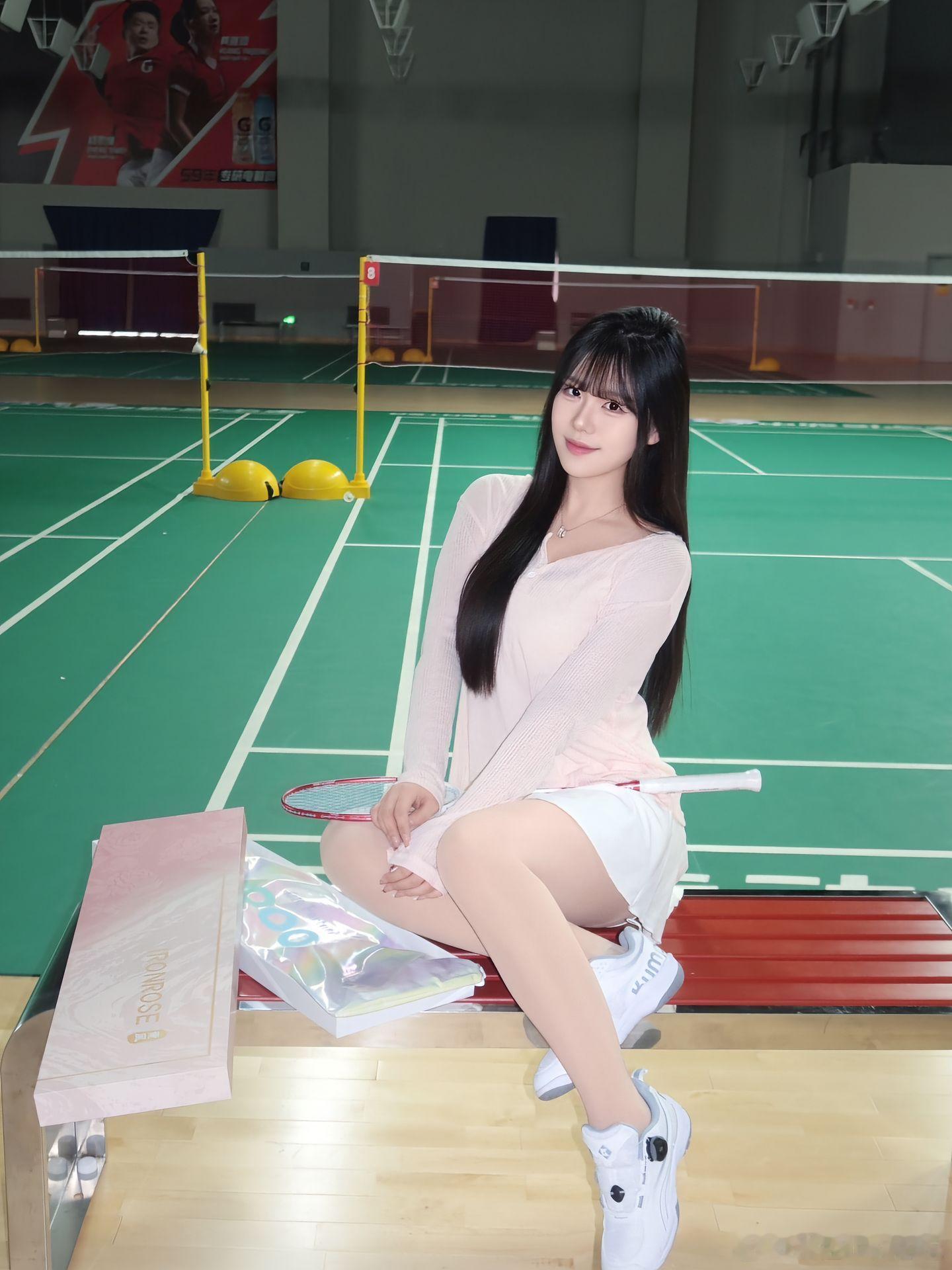 少女写真 打羽毛球的女孩子美女绘梦长廊